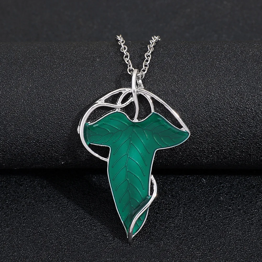 Movie The Lord Arwen Evenstar Necklace Elf Princess Arwen Twilight Star Green Leaf Pendant Necklaces for Women Jewelry Gift