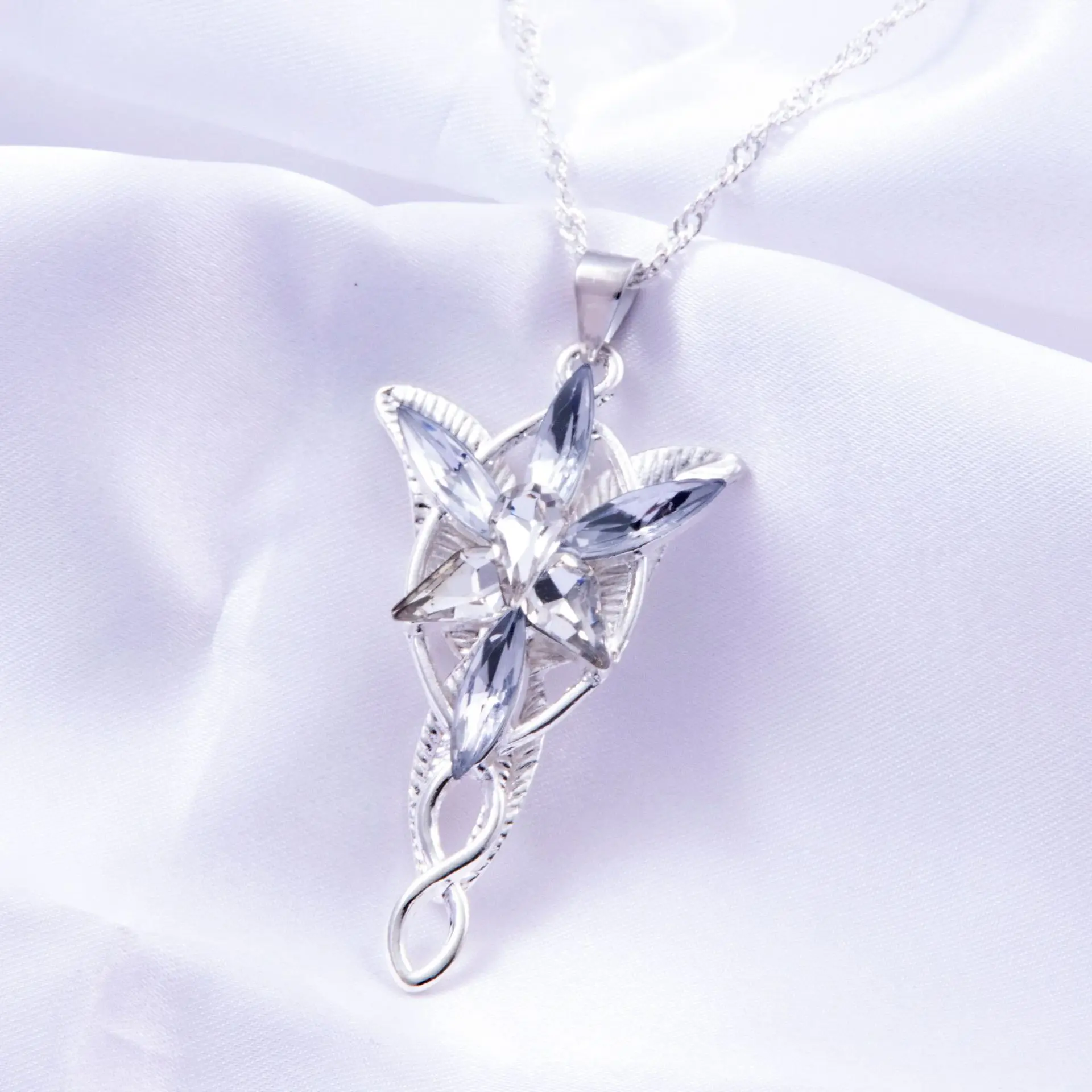 Movie Arwen Evenstar Cosplay Necklace Metal Fashion Chain Choker Pendant Jewelry Accessories Xmas Gifts Prop