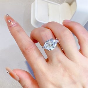 New 925 Silver 5 Carat Moissanite Ring Luxury Women's Large Carat Diamond Ring, Elegant And Exquisite Design, Noble Fashion, Creative Accessories, Simple And Elegant, Creative Personality, Birthday Gift For Girlfriend Or Family, Anniversary