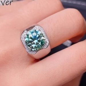 1PC 5ct S925 Silver Inset Green Moissamite Ring Men's Fashion Hip Hop Luxury Street Party Ring perfect for everyday parties birthdays and other occasions gifts for friends and family Men couples and anniversaries 18k gold plated